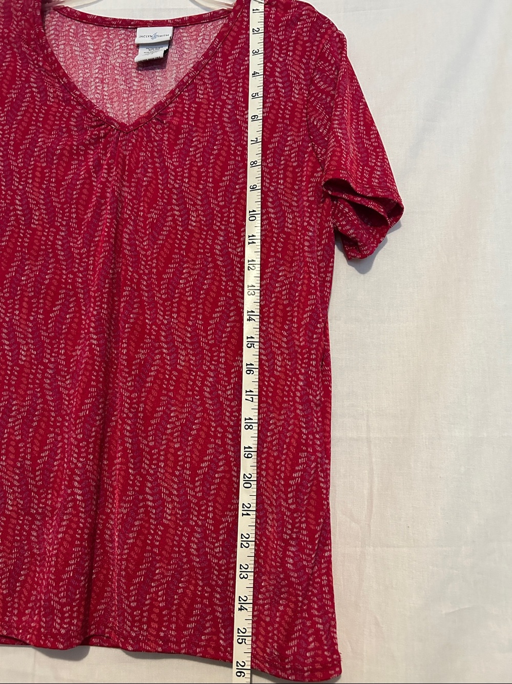 Jaclyn Smith Red V-Neck Short Sleeve Tee with Subtle Pattern - Picture 6 of 6